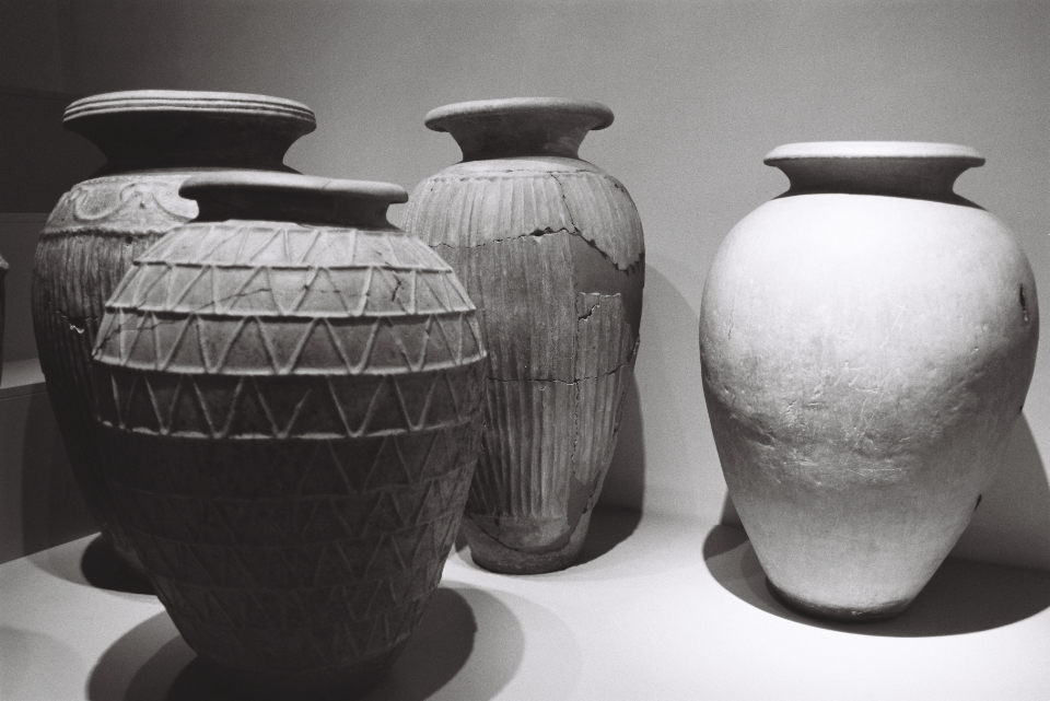 etruscan vases